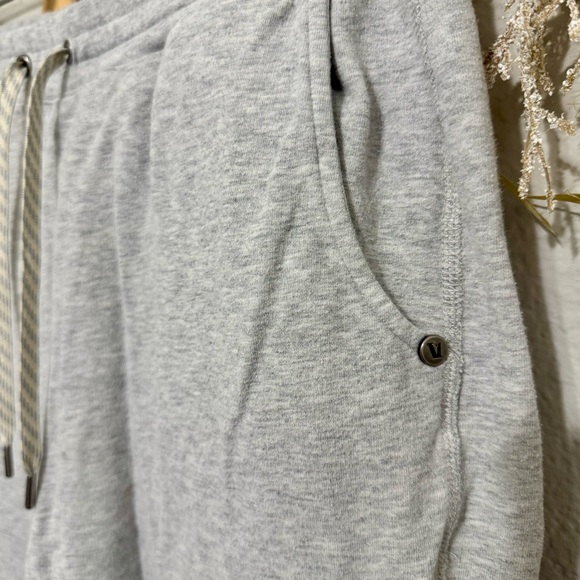 Vuori Laguna Lounge Heathered Gray Casual Pants Joggers 2.0 Size M - Picture 8 of 13
